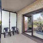 Riverside Sienna With Sauna, Sun & Snow 아파트