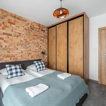 Nadmotlawie Z Sauna, Sun & Snow グダニスク